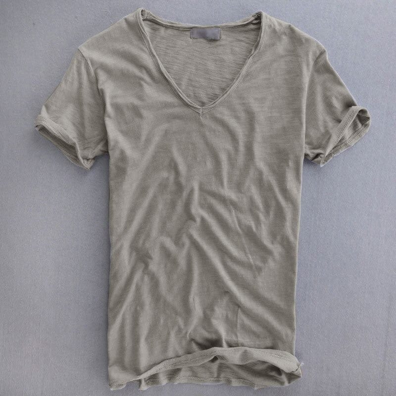 Viktor | T-Shirt mit V-Ausschnitt, kurzen Ärmeln, lockerer Schnitt