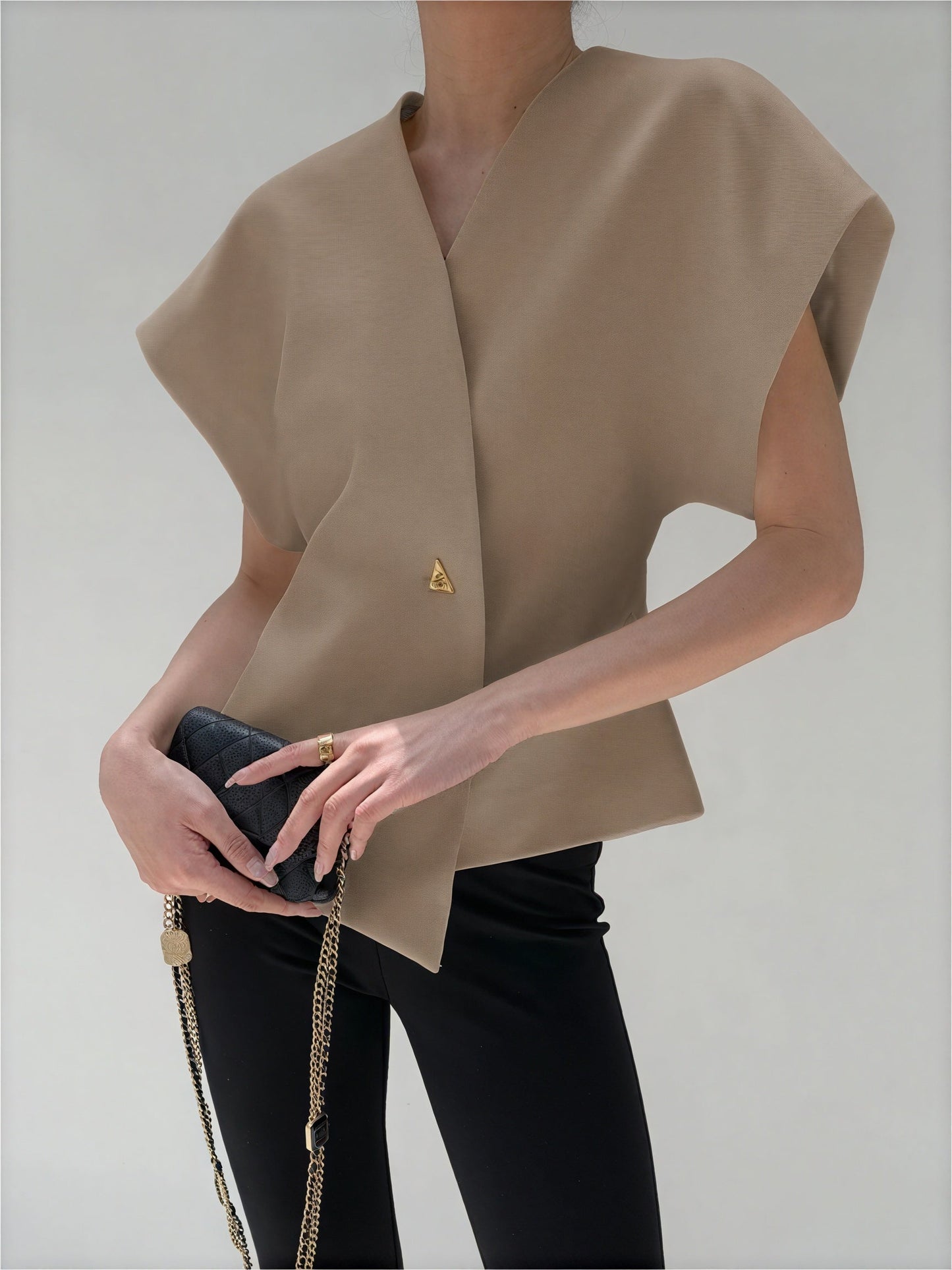 Yvonne | Chic Struktureret Bluse – Asymmetrisk Og Moderne Design