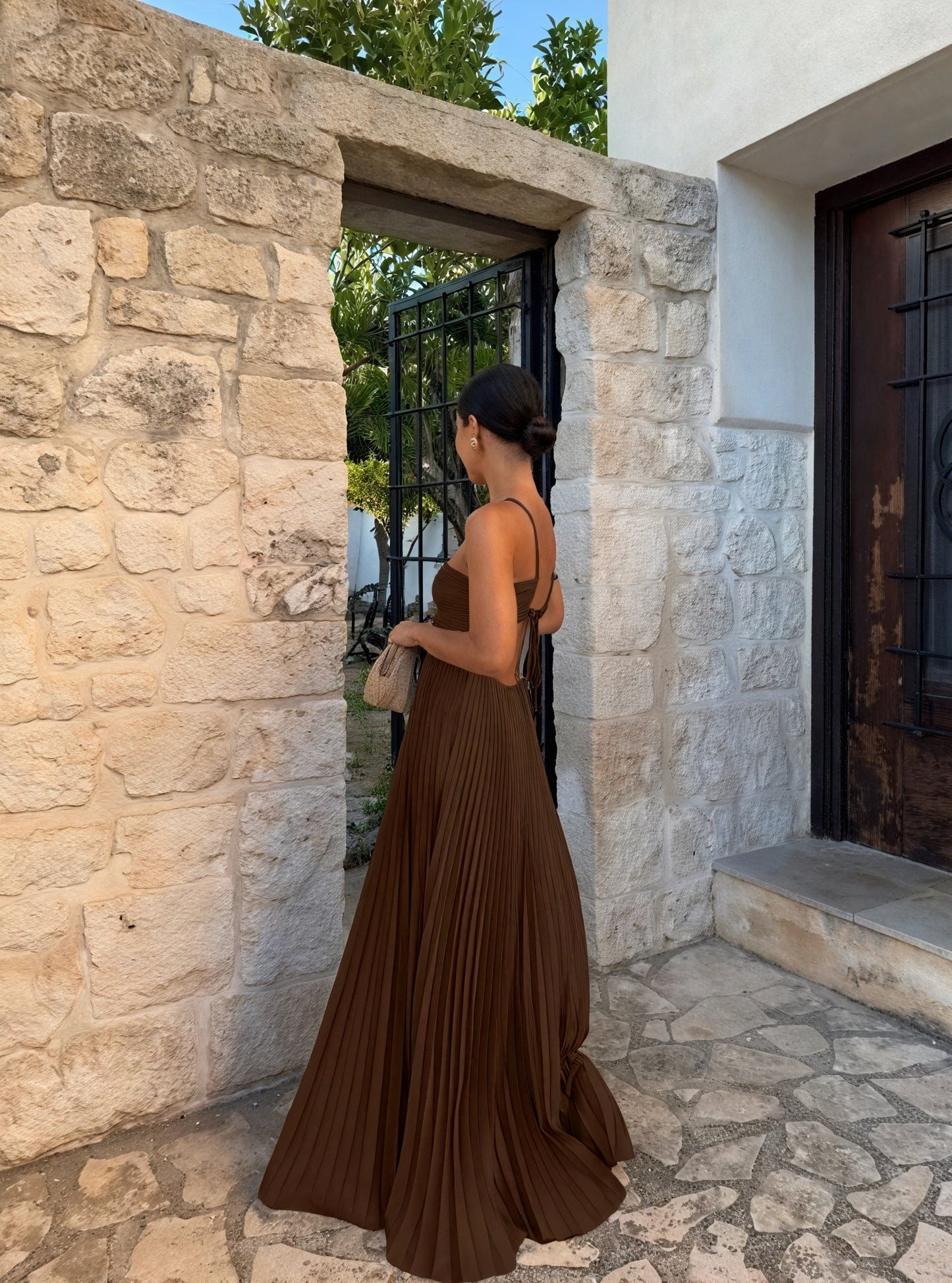 Ναντζέγ| Μοντέρνο Μακρύ Φόρεμα – Εκλεπτυσμένη Απλότητα Και Ροή