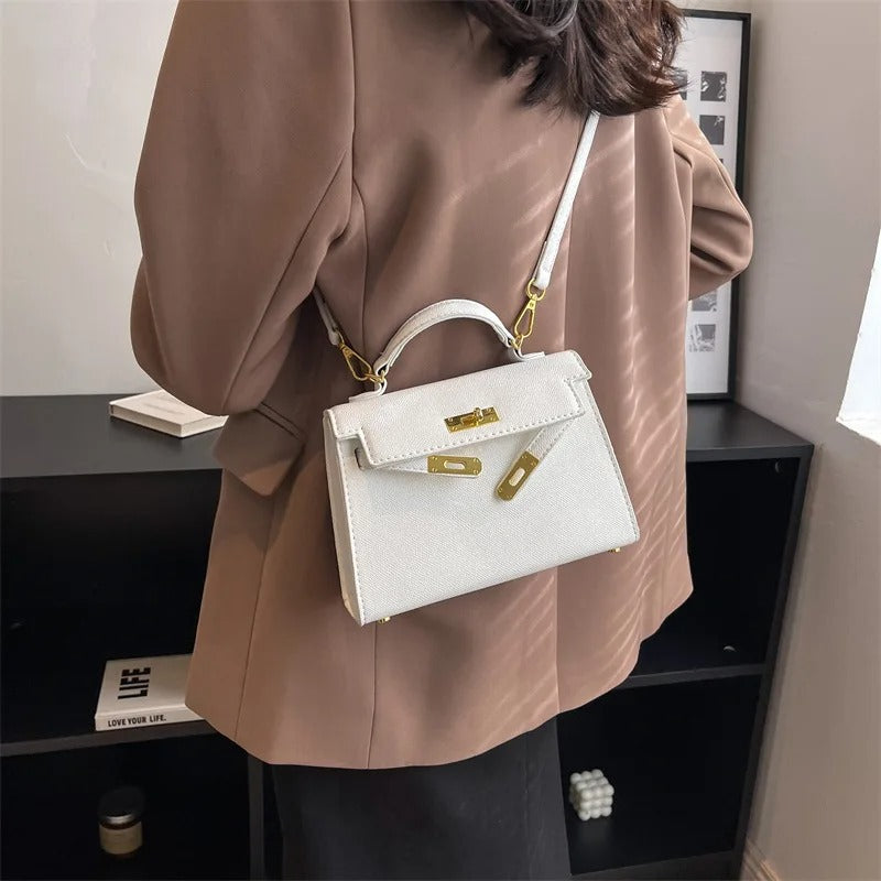 Carine | Elegant Shoulder Bag – Modern Style and Practicality 