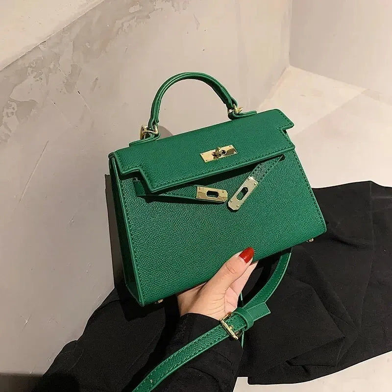 Eliza | Shoulder Bag – Simple Elegance and Practical Format 