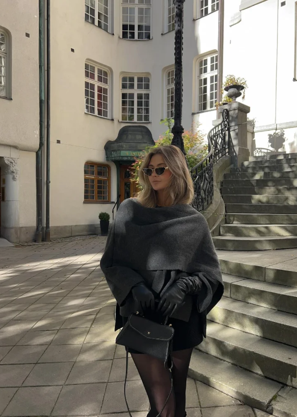 Fernande | Capejakke De Luxe – Tidløs Og Raffinert Eleganse 