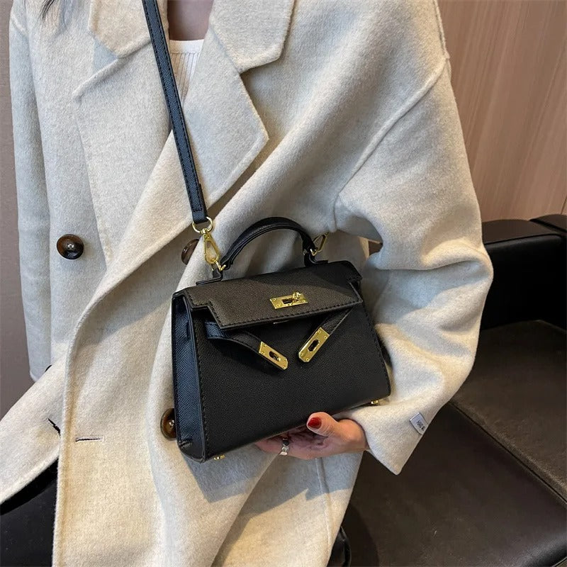 Carine | Elegant Shoulder Bag – Modern Style and Practicality 
