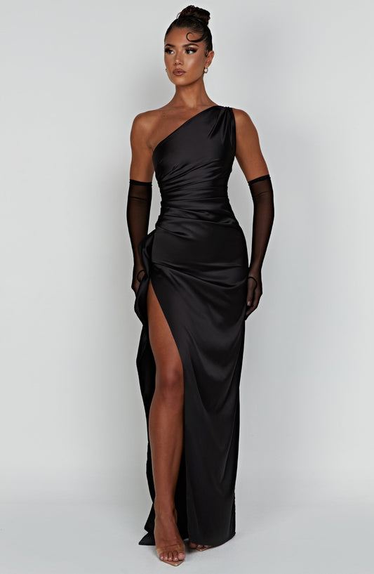 Lucienne | Evening Dress – Assumed Glamour and Sublime Curves 