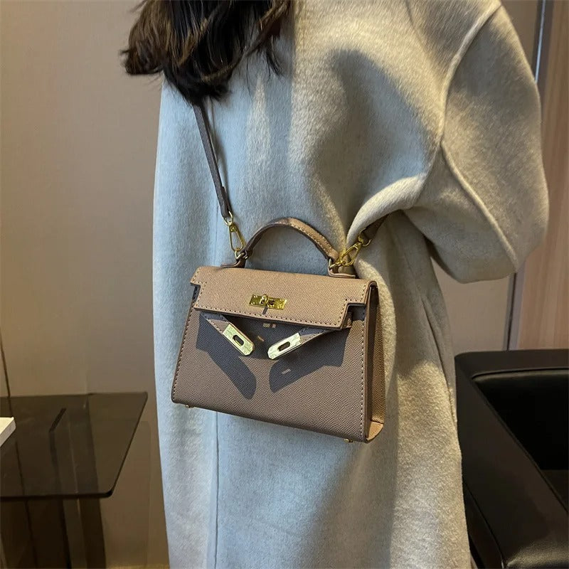 Carine | Elegant Shoulder Bag – Modern Style and Practicality 