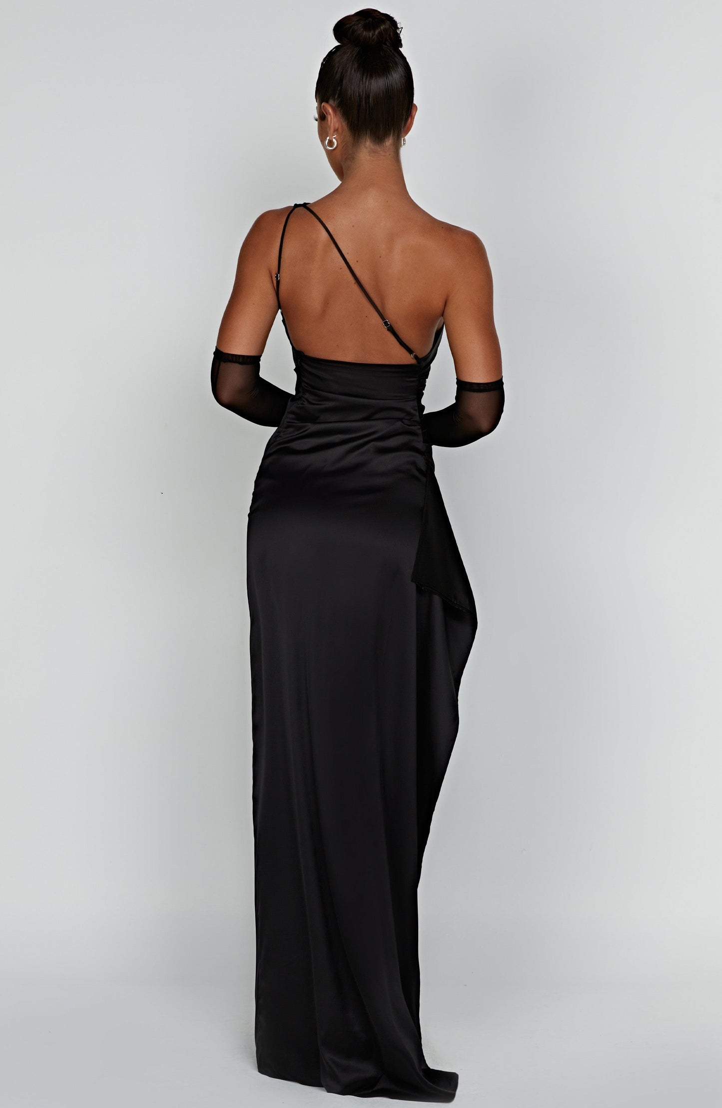 Lucienne | Evening Dress – Assumed Glamour and Sublime Curves 